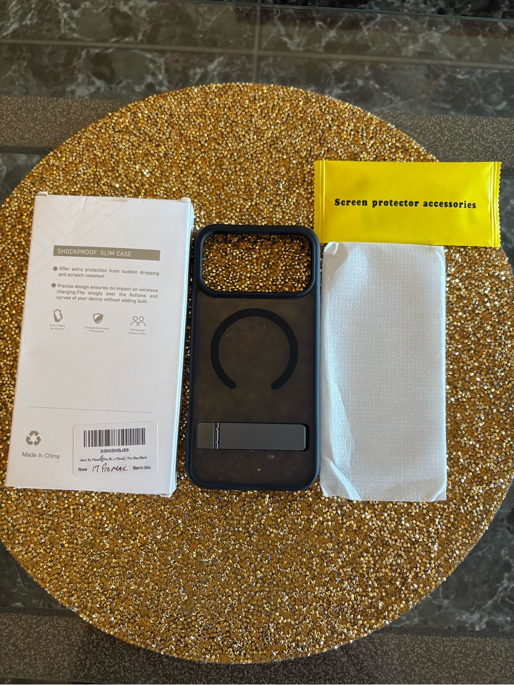 Designed NWT for iPhone 17 Pro Max Magnetic Phone Case with Kickstand. 6.9”
